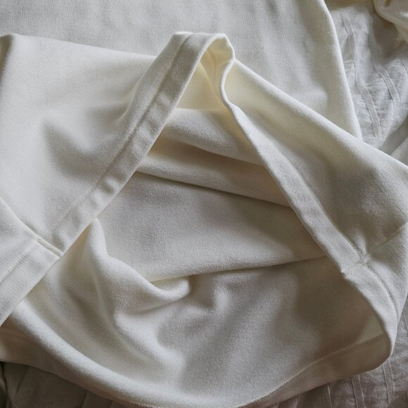Uniqlo Heattech Ultra Warm Crew Neck Long Sleeve - 2024 - Off-White - Sz S - Picture 7 of 11